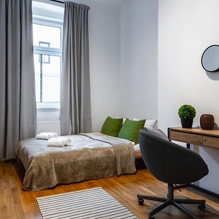 Stylish Designed Apartment In A Calm District Wenen Buitenkant foto